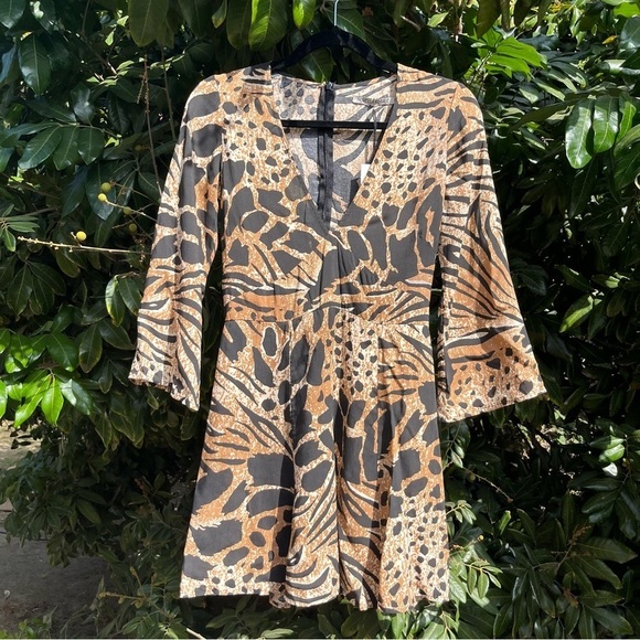 NWT NOVELLA ROYALE brown tan animal leopard tiger v neck bell sleeve mini dress - Picture 1 of 6